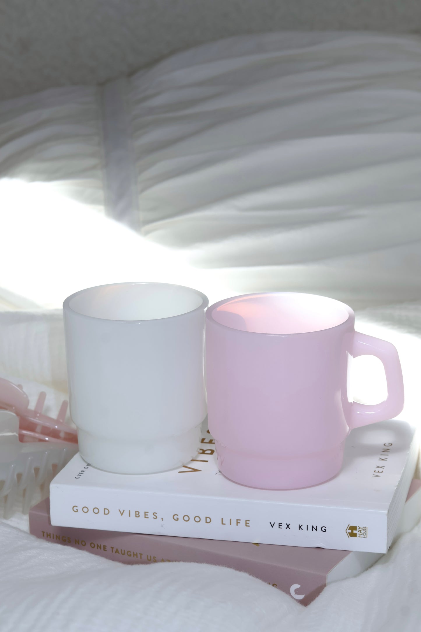 Milky glass coffee cup in jelly white and jelly pink