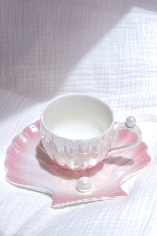 Shell shaped coffee cup set with Pearl glaze
