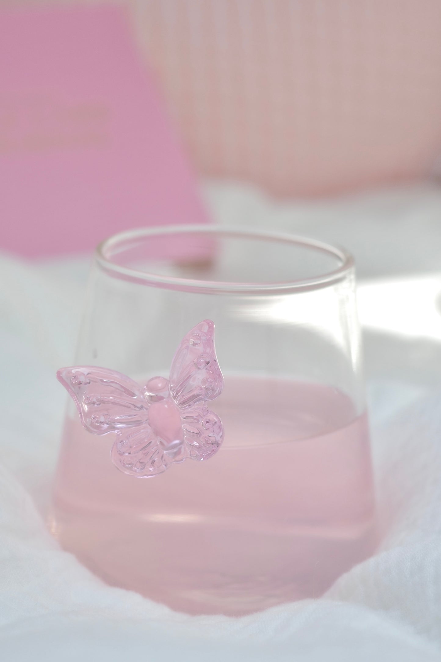 Aesthetic whiskey glass cup with crystal butterfly